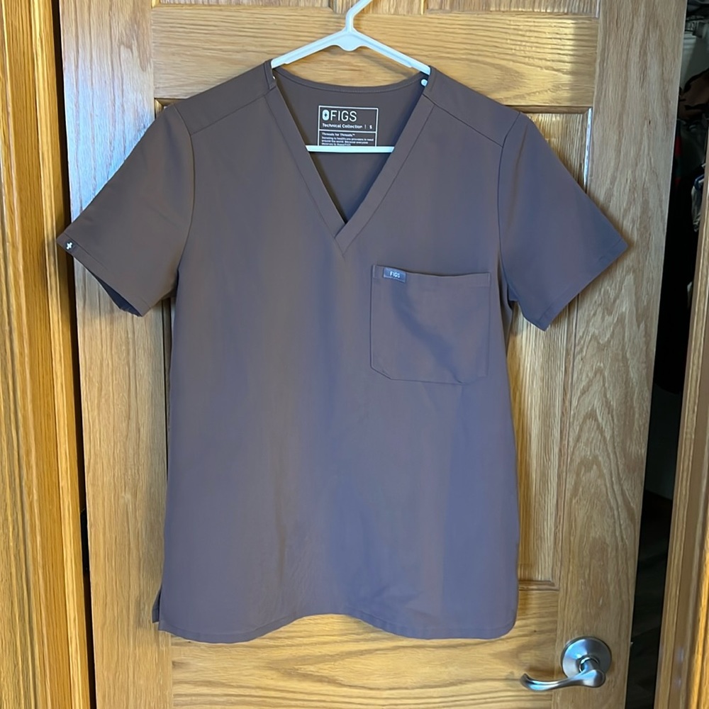 FIGS Catarina scrub top